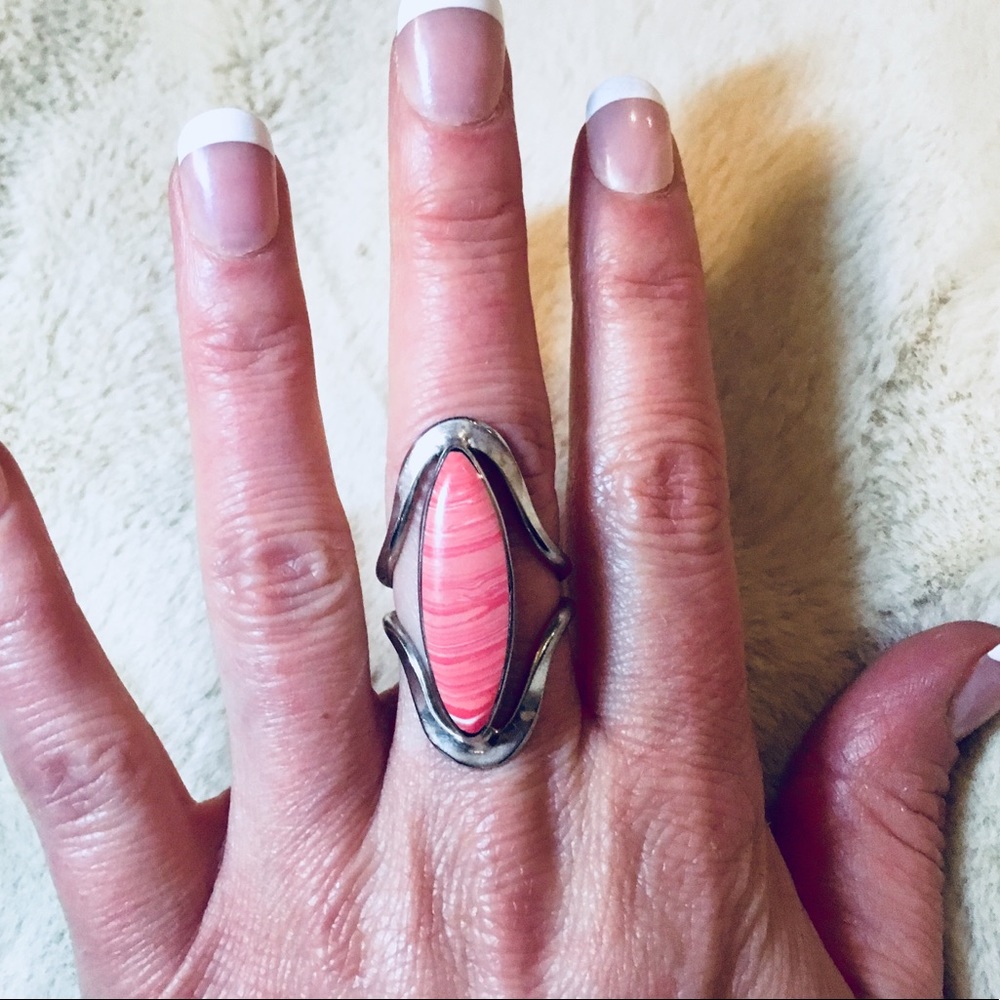 💥Sale! Vintage Sterling Silver + Coral Ring